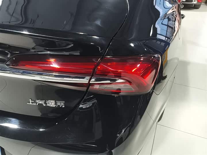 Фото 8 - Buick LaCrosse