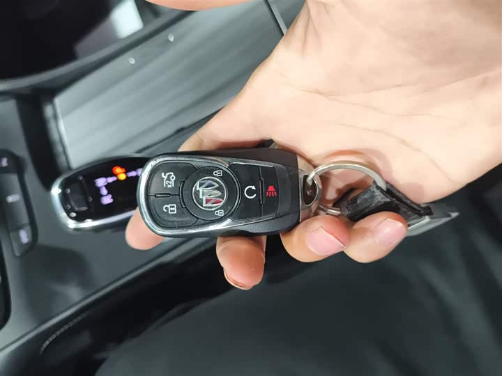 Фото 9 - Buick LaCrosse