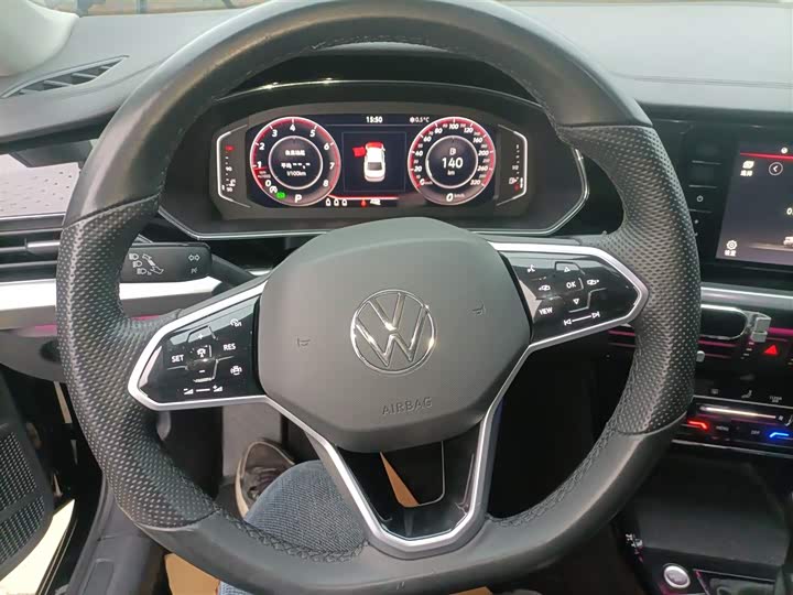 Фото 11 - Volkswagen Passat