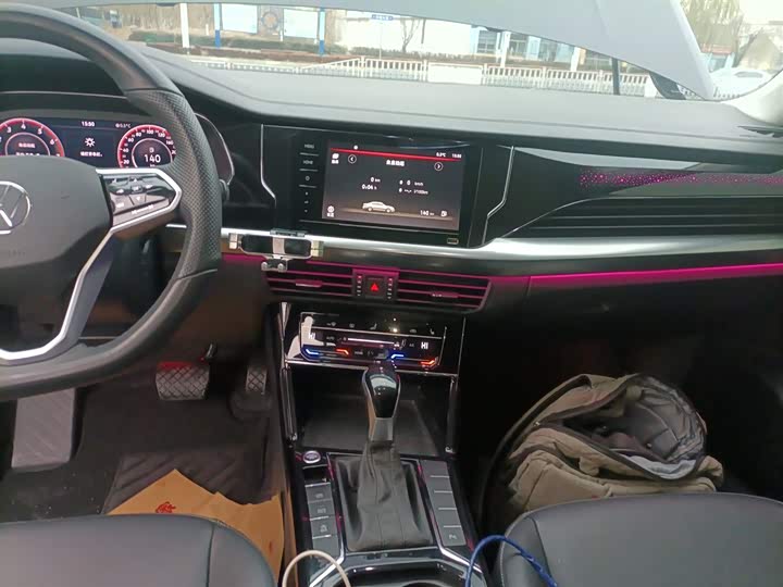 Фото 13 - Volkswagen Passat