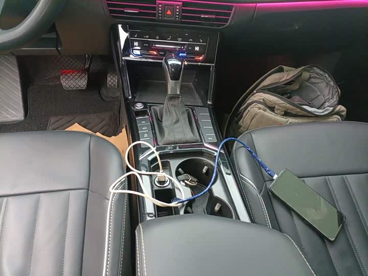 Фото 14 - Volkswagen Passat