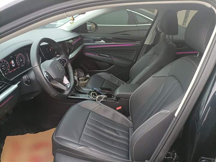 Фото 15 - Volkswagen Passat