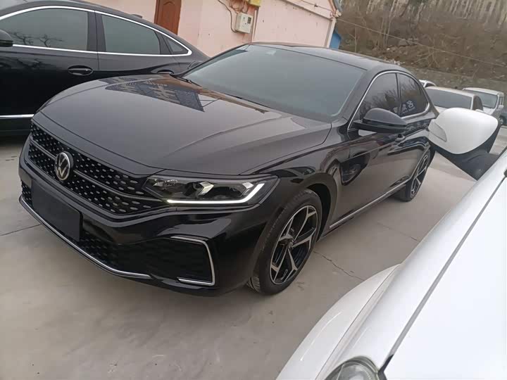 Фото 2 - Volkswagen Passat