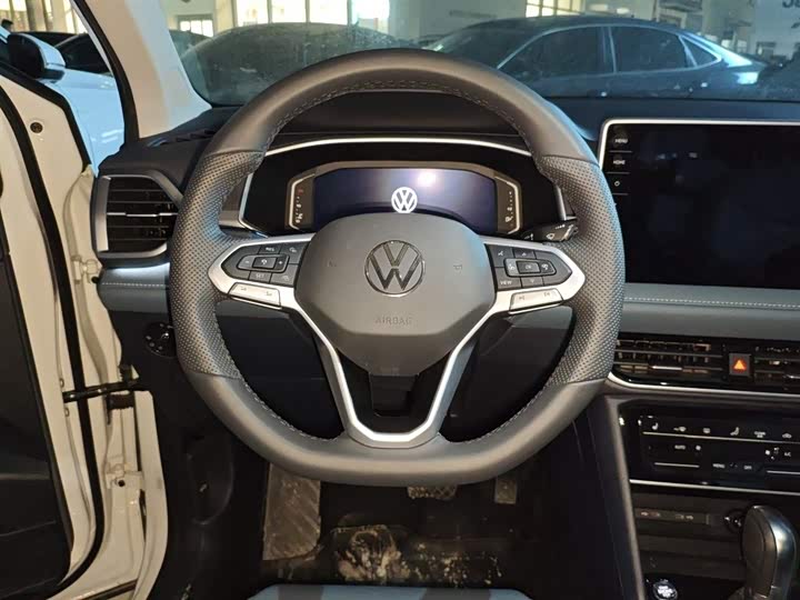 Фото 3 - Volkswagen Tharu