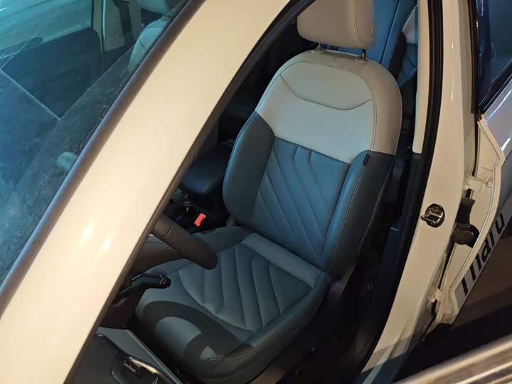 Фото 8 - Volkswagen Tharu