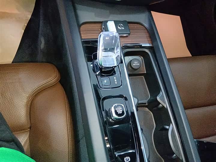 Фото 14 - Volvo S60