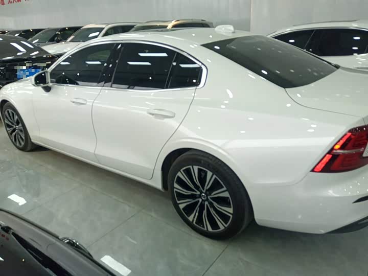 Фото 5 - Volvo S60