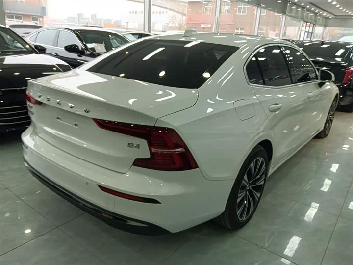 Фото 7 - Volvo S60