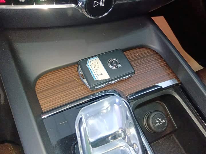 Фото 9 - Volvo S60