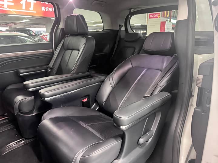 Фото 14 - GAC Trumpchi M8