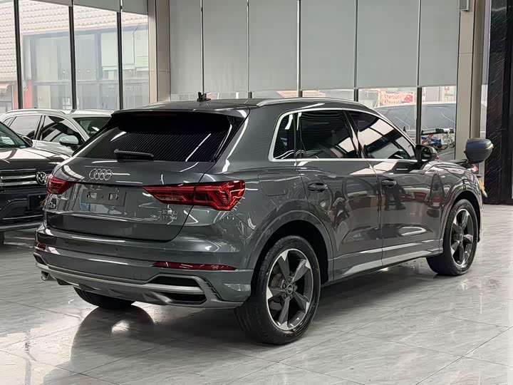 Фото 11 - Audi Q3