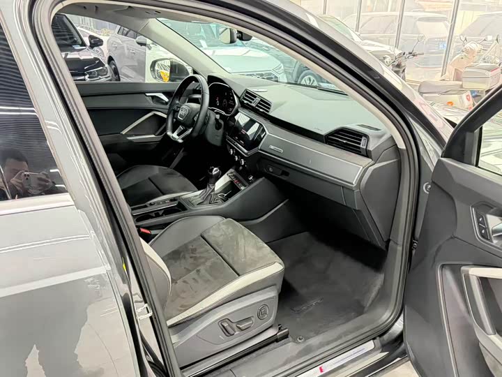 Фото 7 - Audi Q3