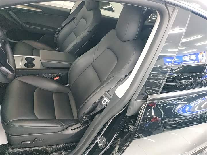 Фото 15 - Tesla Model Y