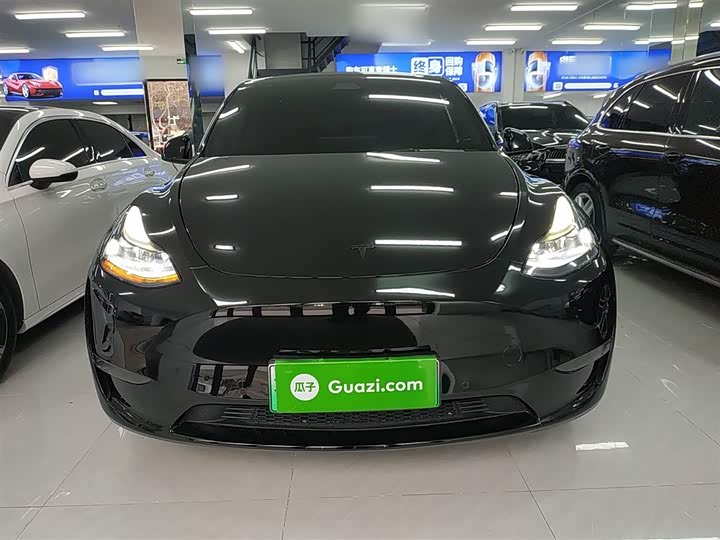 Фото 3 - Tesla Model Y