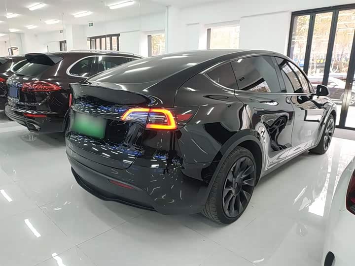 Фото 7 - Tesla Model Y