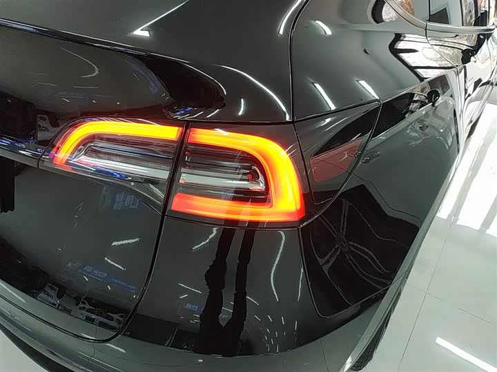 Фото 8 - Tesla Model Y