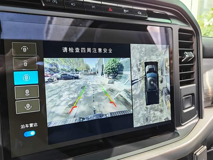 Фото 10 - Ford F-150 Raptor