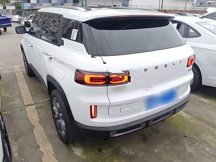 Фото 5 - Geely Icon