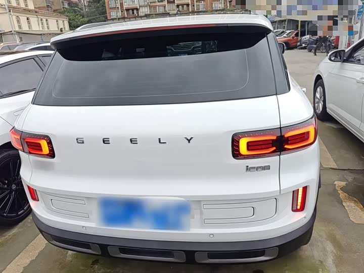 Фото 6 - Geely Icon