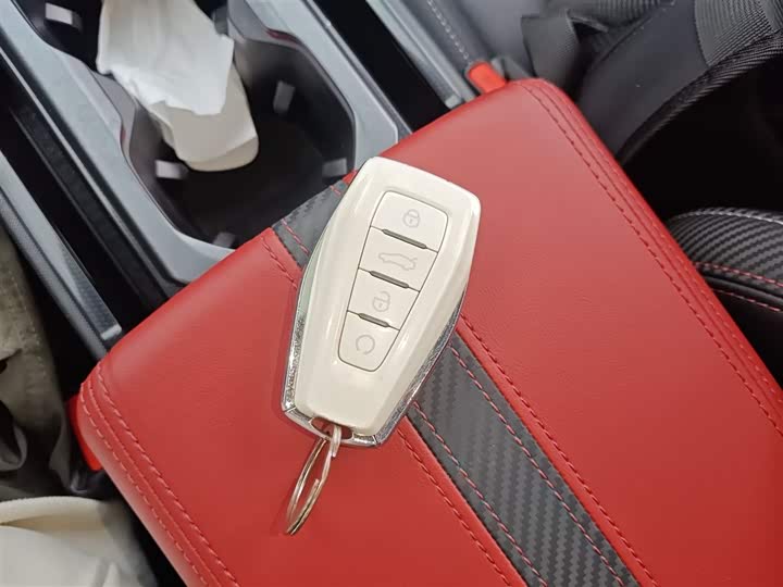 Фото 9 - Geely Icon