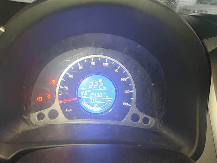 Фото 14 - Changan BenBen E-Star