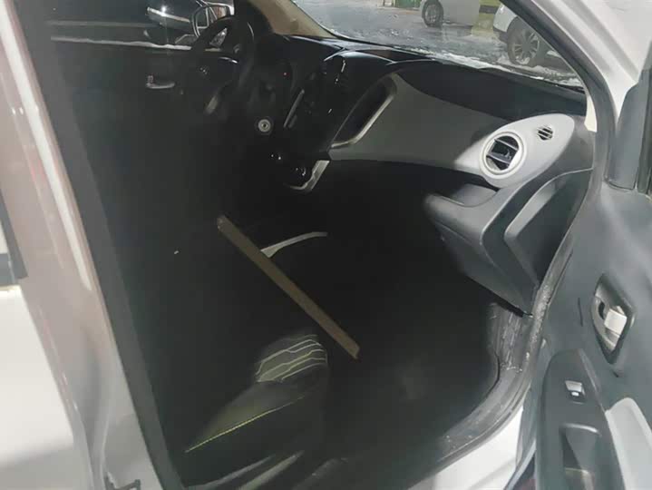 Фото 8 - Changan BenBen E-Star