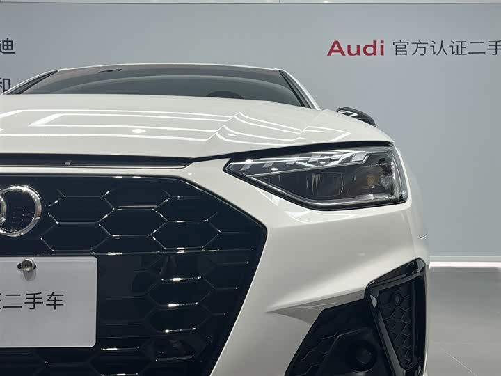 Фото 10 - Audi A4L