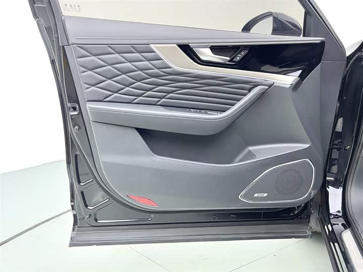 Фото 12 - Hongqi HS5