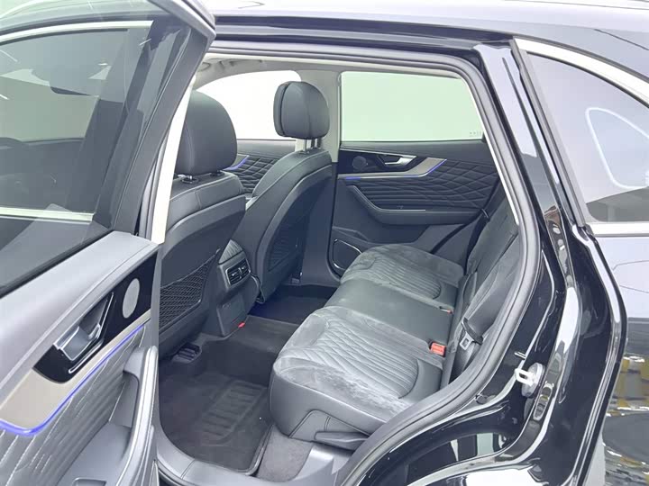 Фото 14 - Hongqi HS5