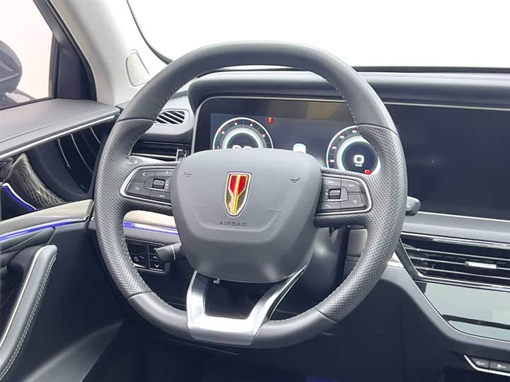 Фото 17 - Hongqi HS5