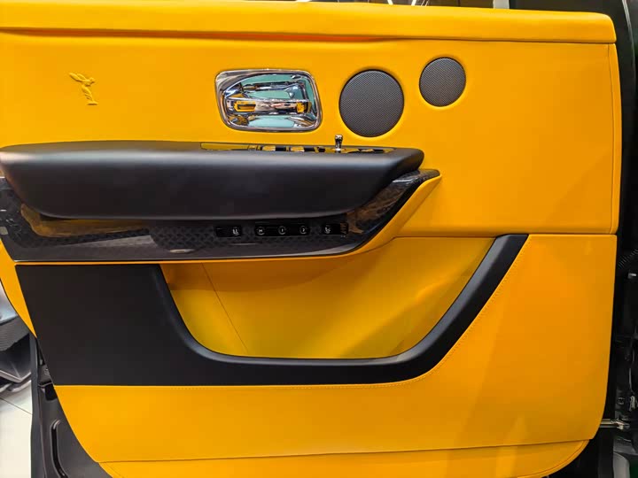 Фото 10 - Rolls-Royce Cullinan