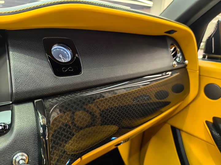 Фото 12 - Rolls-Royce Cullinan