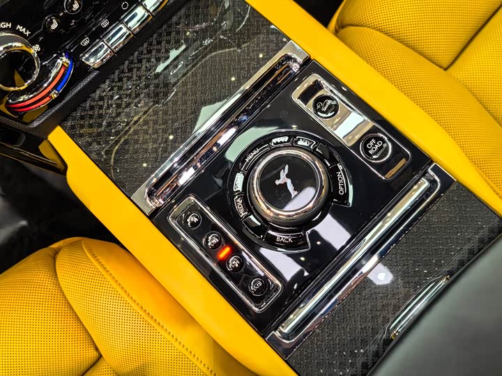 Фото 14 - Rolls-Royce Cullinan