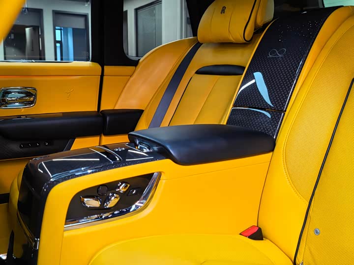 Фото 15 - Rolls-Royce Cullinan