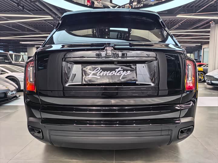 Фото 6 - Rolls-Royce Cullinan