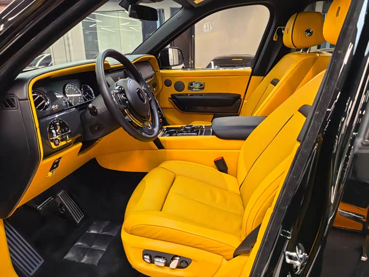 Фото 8 - Rolls-Royce Cullinan