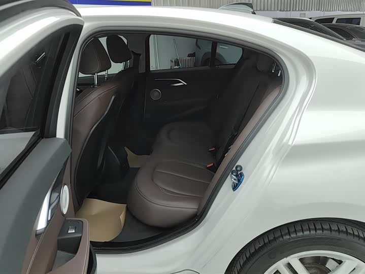 Фото 11 - BMW 1 Series