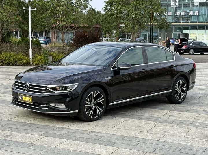 Фото 1 - Volkswagen Magotan