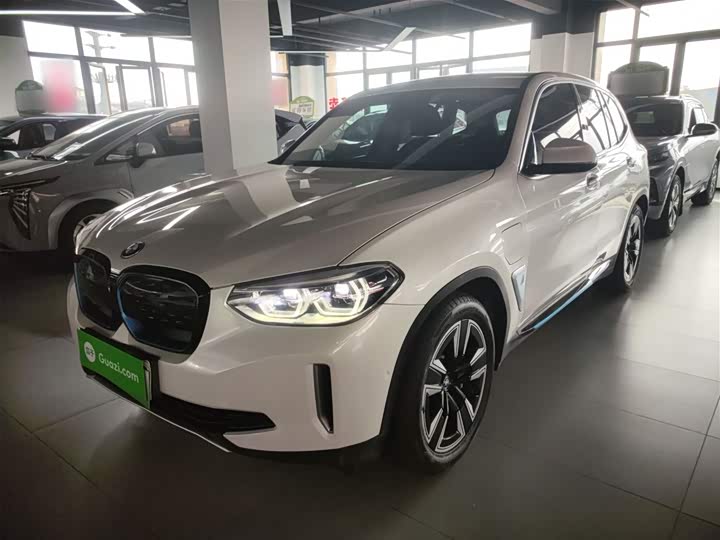 Фото 1 - BMW iX3