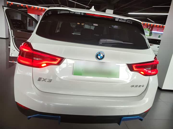 Фото 6 - BMW iX3