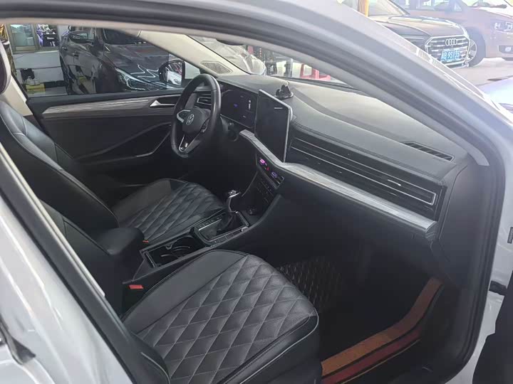 Фото 4 - Volkswagen Sagitar L