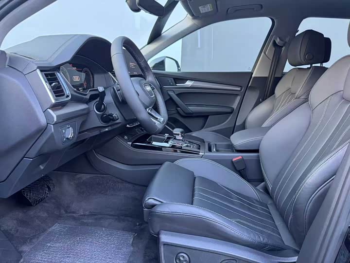 Фото 8 - Audi Q5L