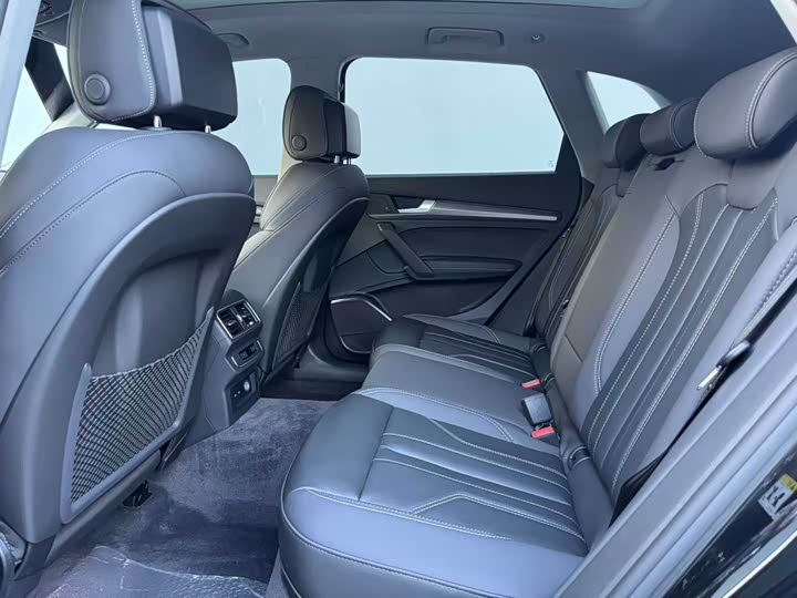 Фото 9 - Audi Q5L