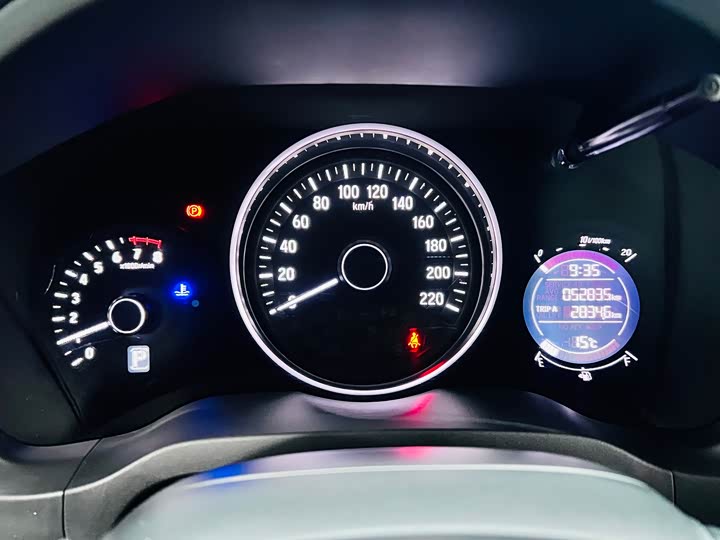 Фото 12 - Honda Vezel