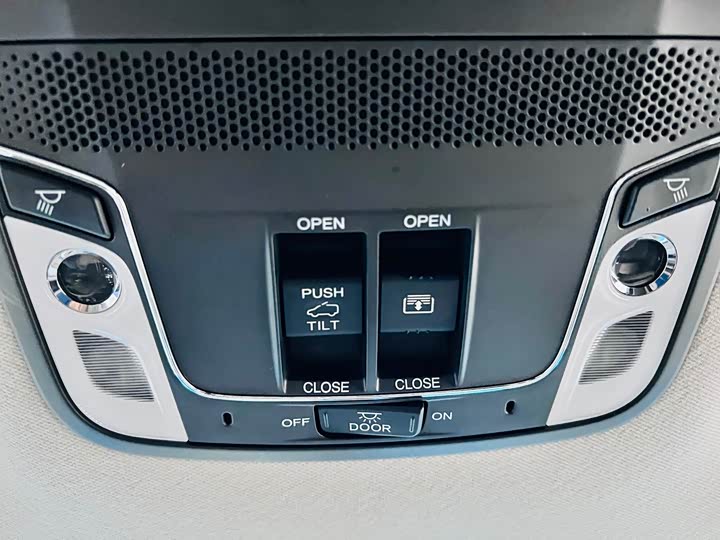 Фото 14 - Honda Vezel