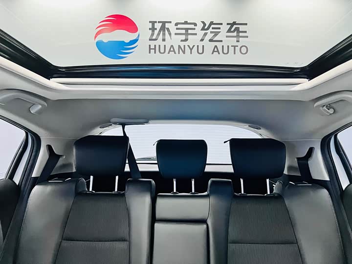 Фото 15 - Honda Vezel