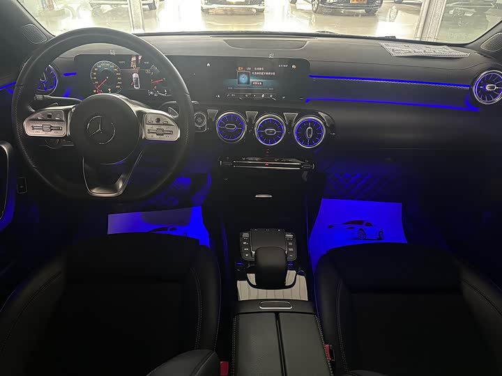 Фото 15 - Mercedes-Benz A-Class