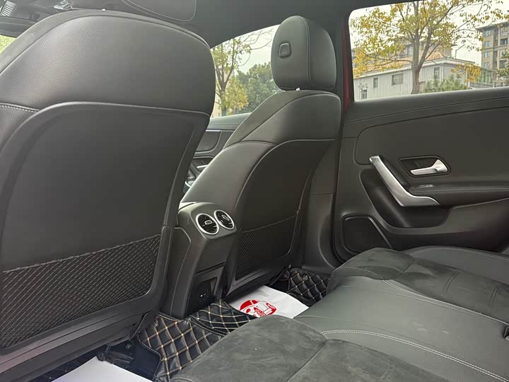 Фото 8 - Mercedes-Benz A-Class