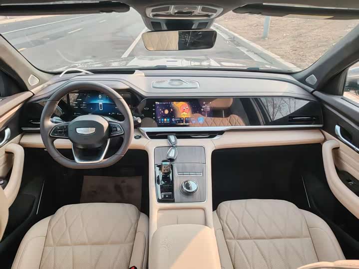 Фото 6 - Geely Monjaro