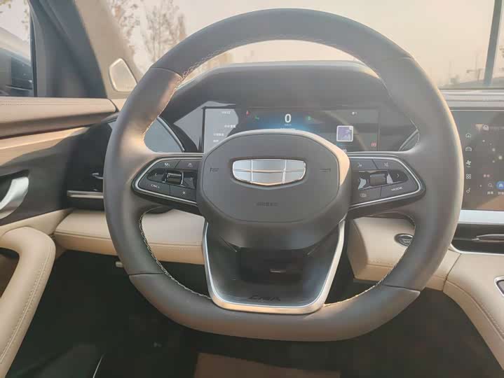 Фото 7 - Geely Monjaro